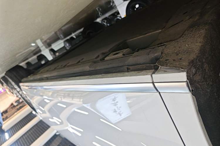 Used BYD Xia 2025 DM-i 1.5T 180km Beyond Edition Left Side Sill