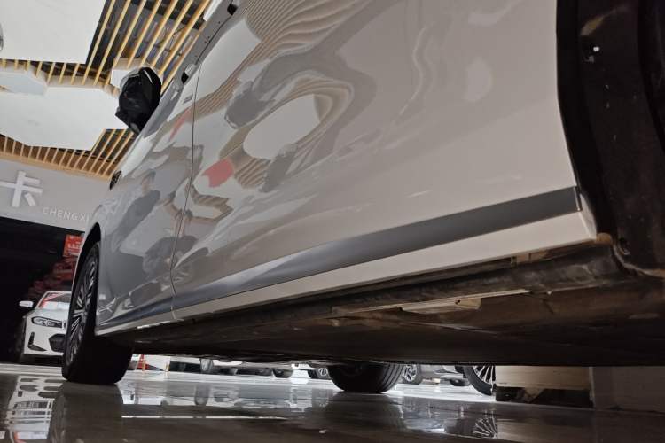 Used BYD Xia 2025 DM-i 1.5T 180km Beyond Edition Left Side Sill