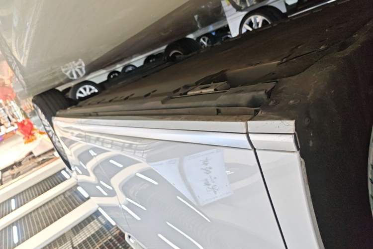 Used BYD Xia 2025 DM-i 1.5T 180km Beyond Edition Left Side Sill