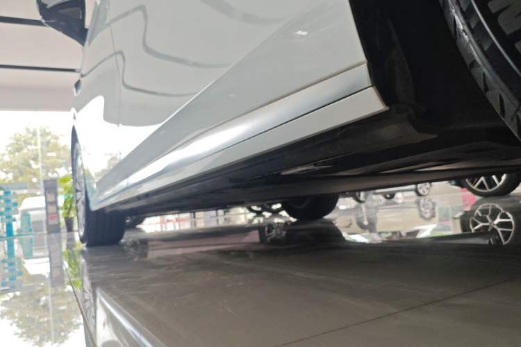 Used BYD Xia 2025 DM-i 1.5T 180km Excellence Model Left Side Sill