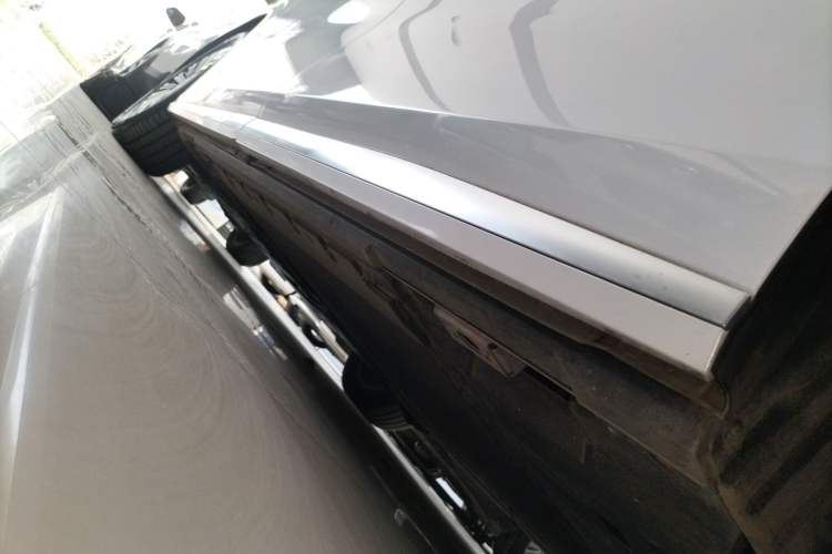 Used BYD Xia 2025 DM-i 1.5T 180km Excellence Model Left Side Sill
