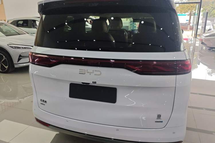 Used BYD Xia 2025 DM-i 1.5T 180km Excellence Model Rear