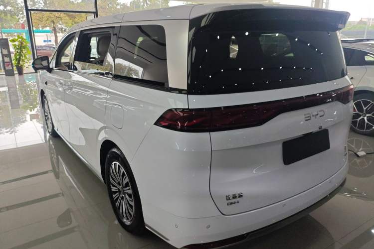 Used BYD Xia 2025 DM-i 1.5T 180km Excellence Model Rear Left 45 Deg