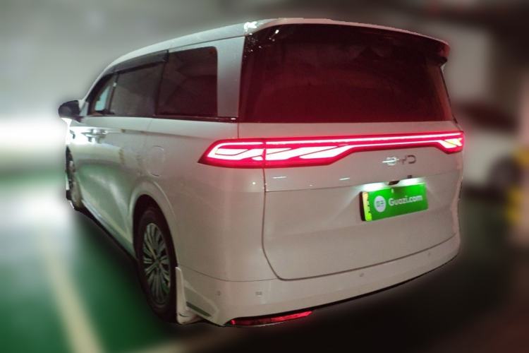 Used BYD Xia 2025 DM-i 1.5T 180km Excellence Model Rear Left 45 Deg