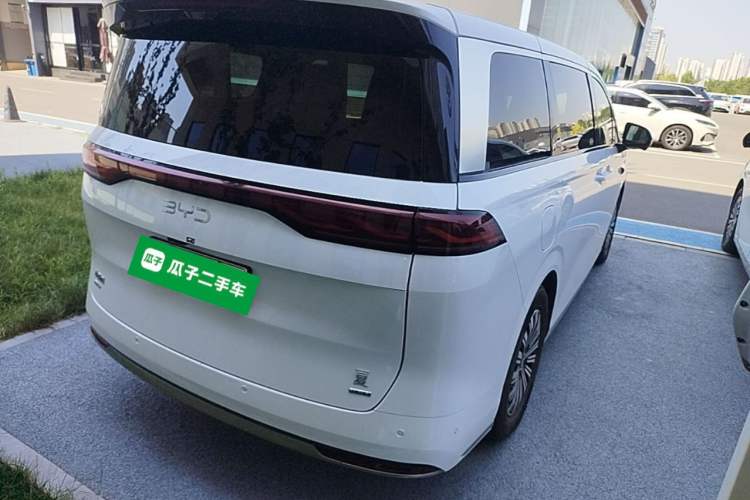 Used BYD Xia 2025 DM-i 1.5T 180km Excellence Model Rear Right 45 Deg