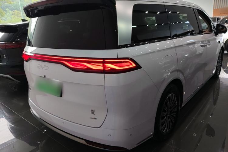 Used BYD Xia 2025 DM-i 1.5T 180km Excellence Model Rear Right 45 Deg
