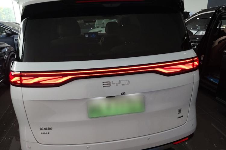 Used BYD Xia 2025 DM-i 1.5T 180km Excellence Model Rear