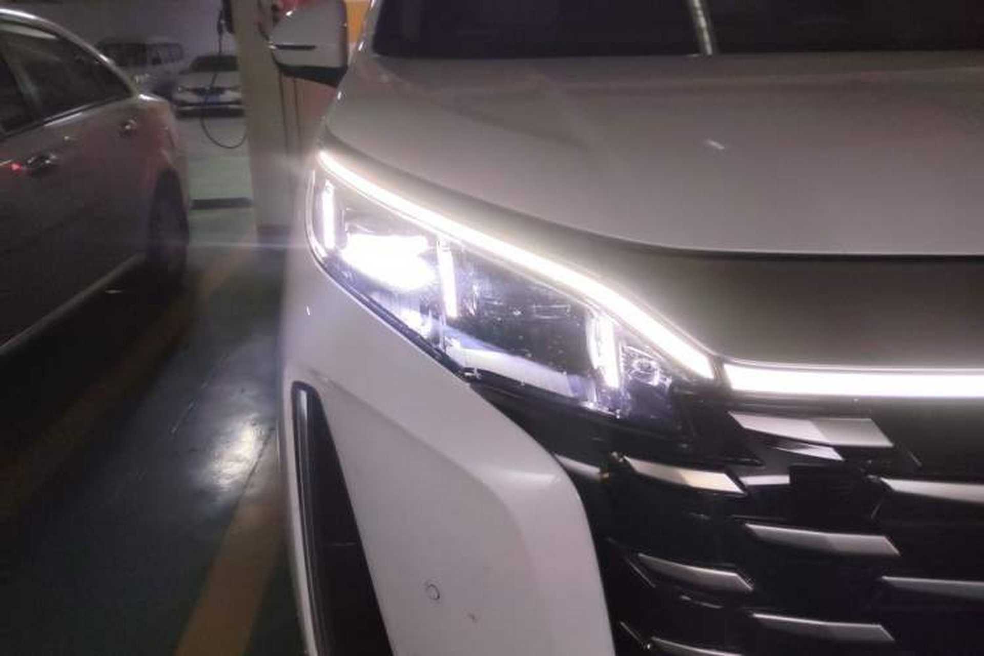 Used BYD Xia 2025 DM-i 1.5T 180km Excellence Model Right Front Headlight
