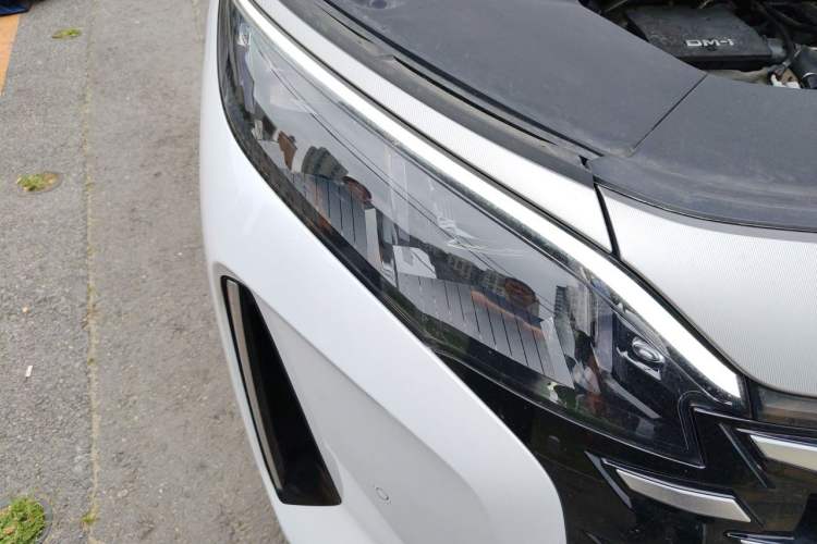 Used BYD Xia 2025 DM-i 1.5T 180km Beyond Edition Right Front Headlight