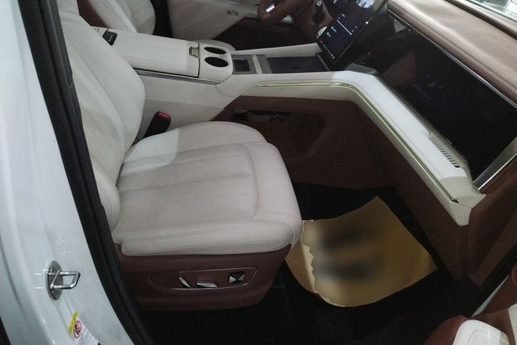 Used BYD Xia 2025 DM-i 1.5T 180km Excellence Model Right Front Seat