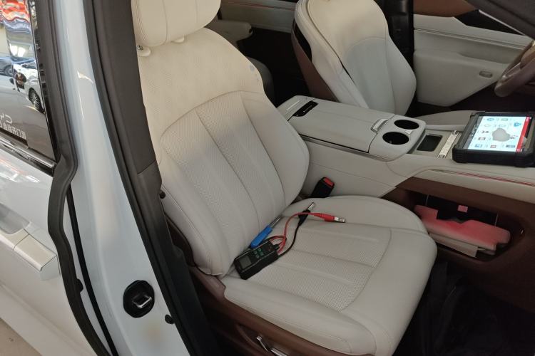 Used BYD Xia 2025 DM-i 1.5T 180km Beyond Edition Right Front Seat