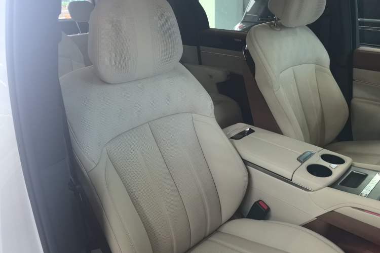 Used BYD Xia 2025 DM-i 1.5T 180km Excellence Model Right Front Seat