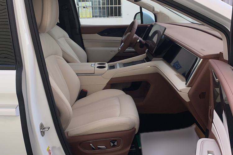 Used BYD Xia 2025 DM-i 1.5T 180km Excellence Model Right Front Seat