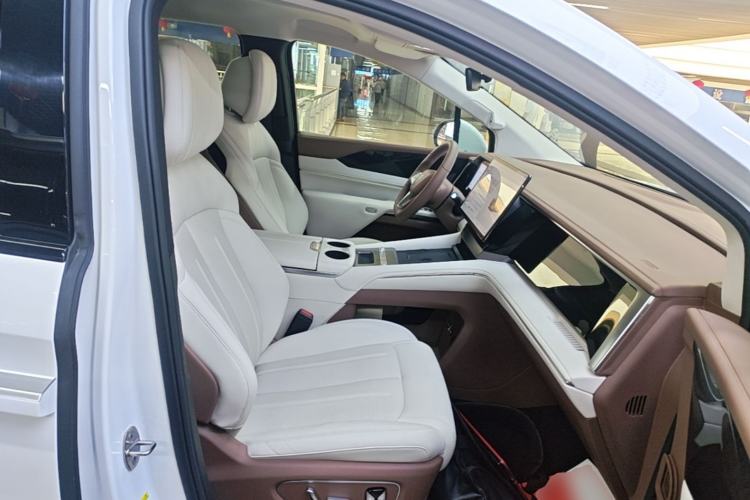 Used BYD Xia 2025 DM-i 1.5T 180km Beyond Edition Right Front Seat