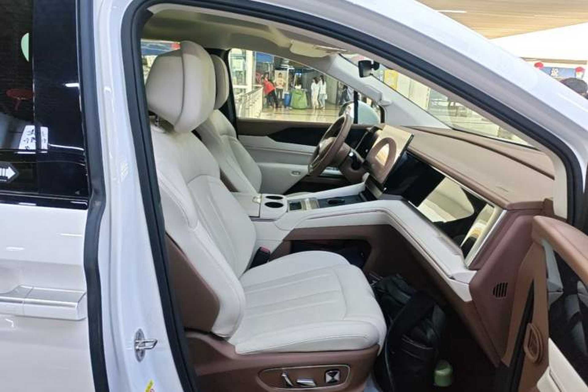 Used BYD Xia 2025 DM-i 1.5T 180km Beyond Edition Right Front Seat