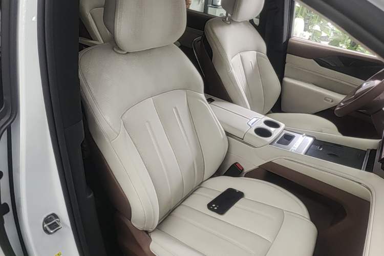 Used BYD Xia 2025 DM-i 1.5T 180km Beyond Edition Right Front Seat