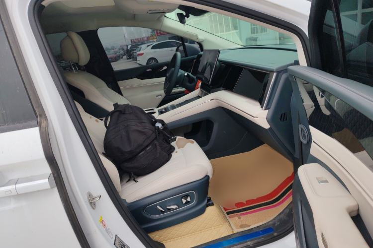 Used BYD Xia 2025 DM-i 1.5T 100km Supreme Edition Right Front Seat