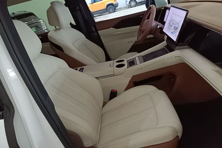 Used BYD Xia 2025 DM-i 1.5T 180km Beyond Edition Right Front Seat