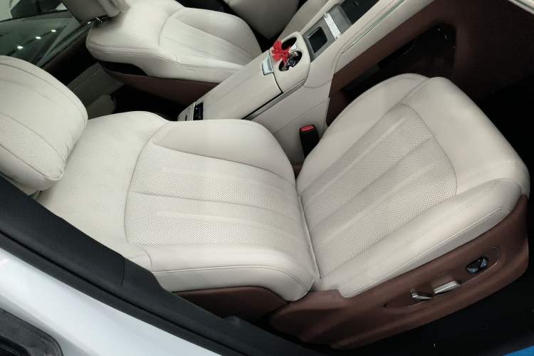 Used BYD Xia 2025 DM-i 1.5T 180km Beyond Edition Right Front Seat