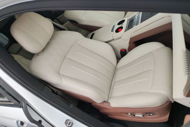 Used BYD Xia 2025 DM-i 1.5T 180km Beyond Edition Right Front Seat
