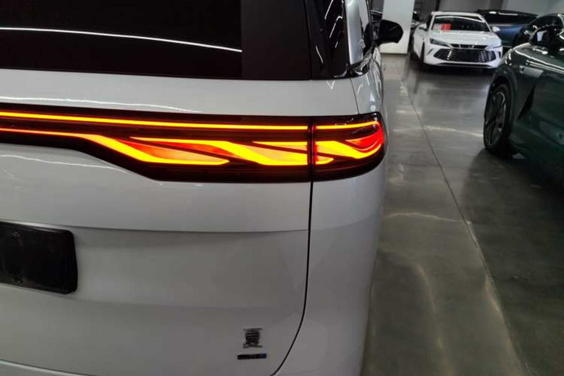 Used BYD Xia 2025 DM-i 1.5T 180km Beyond Edition Right Rear Taillight