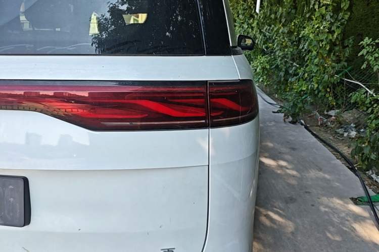 Used BYD Xia 2025 DM-i 1.5T 180km Excellence Model Right Rear Taillight