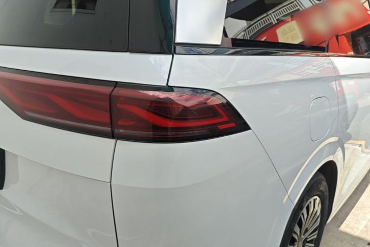 Used BYD Xia 2025 DM-i 1.5T 180km Excellence Model Right Rear Taillight
