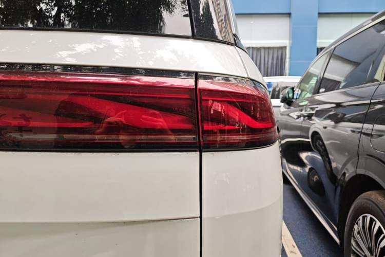 Used BYD Xia 2025 DM-i 1.5T 180km Beyond Edition Right Rear Taillight