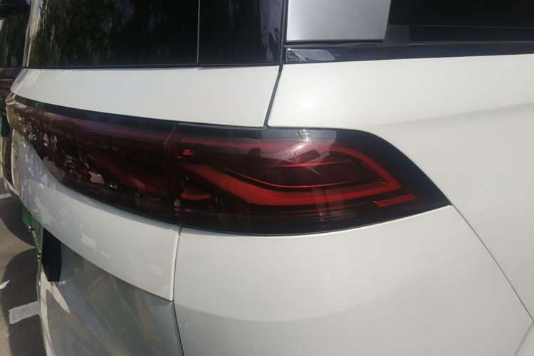 Used BYD Xia 2025 DM-i 1.5T 180km Beyond Edition Right Rear Taillight