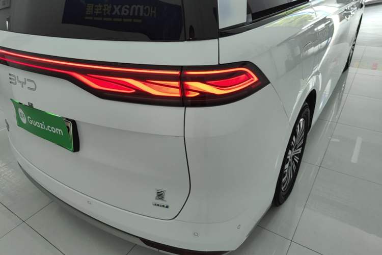 Used BYD Xia 2025 DM-i 1.5T 180km Beyond Edition Right Rear Taillight