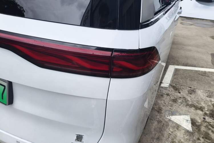 Used BYD Xia 2025 DM-i 1.5T 180km Excellence Model Right Rear Taillight