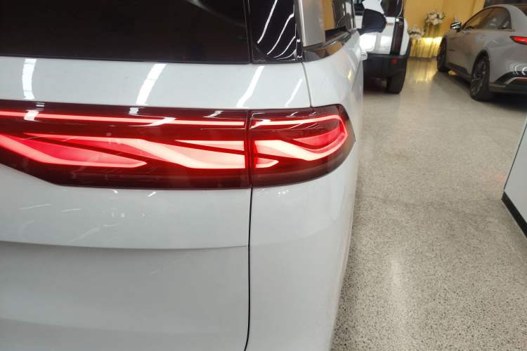 Used BYD Xia 2025 DM-i 1.5T 100km Supreme Edition Right Rear Taillight