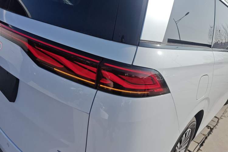 Used BYD Xia 2025 DM-i 1.5T 100km Supreme Edition Right Rear Taillight