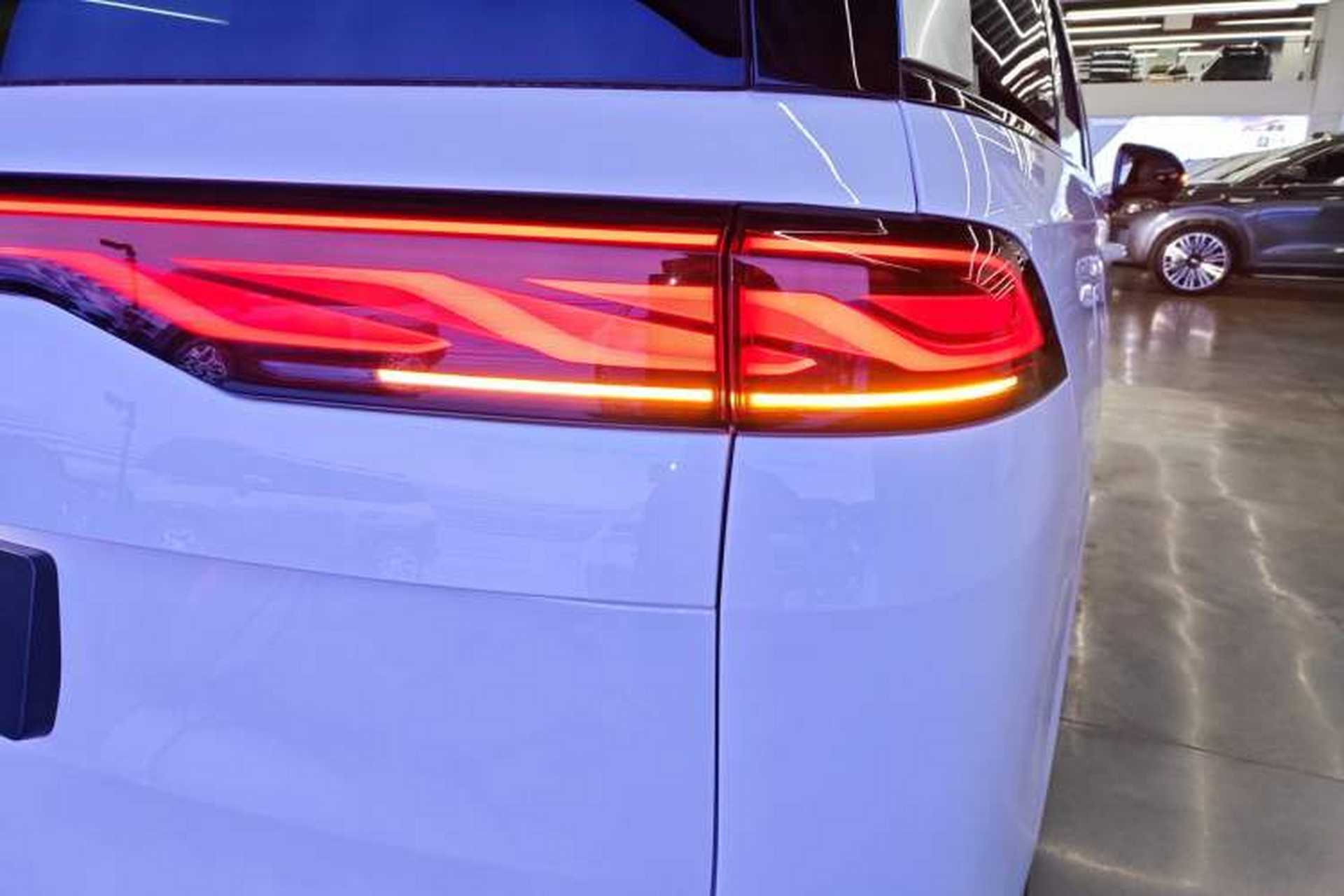 Used BYD Xia 2025 DM-i 1.5T 180km Excellence Model Right Rear Taillight