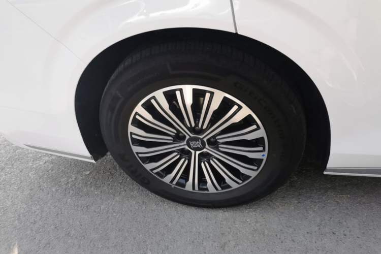 Used BYD Xia 2025 DM-i 1.5T 100km Supreme Edition Right Rear Wheel Hub