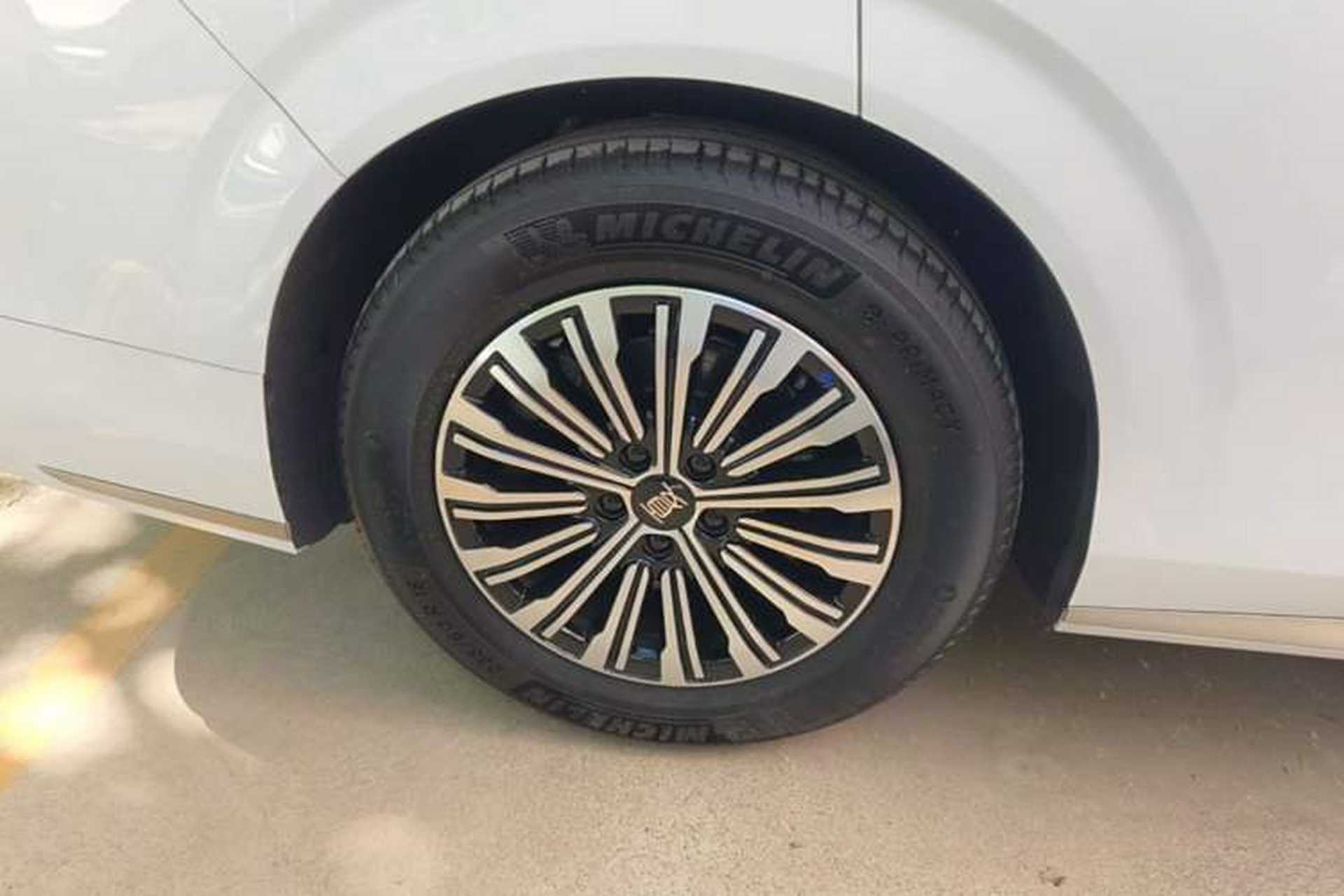Used BYD Xia 2025 DM-i 1.5T 180km Beyond Edition Right Rear Wheel Hub