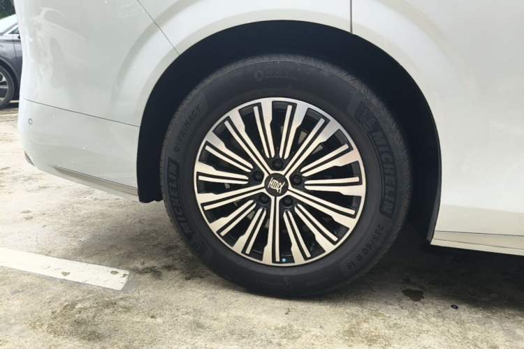 Used BYD Xia 2025 DM-i 1.5T 180km Excellence Model Right Rear Wheel Hub