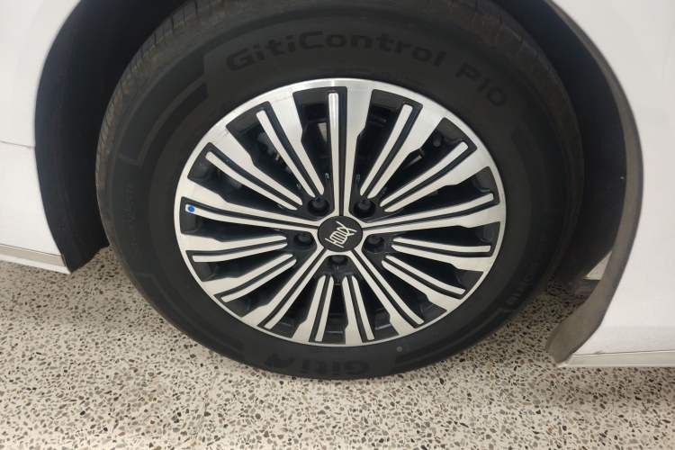 Used BYD Xia 2025 DM-i 1.5T 100km Supreme Edition Right Rear Wheel Hub