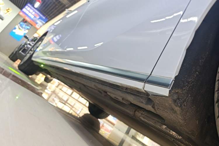 Used BYD Xia 2025 DM-i 1.5T 180km Beyond Edition Right Side Sill