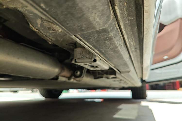 Used BYD Xia 2025 DM-i 1.5T 180km Excellence Model Right Side Sill