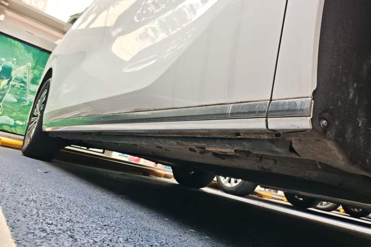 Used BYD Xia 2025 DM-i 1.5T 180km Beyond Edition Right Side Sill