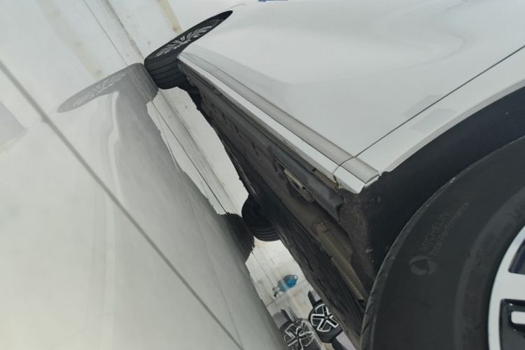 Used BYD Xia 2025 DM-i 1.5T 180km Beyond Edition Right Side Sill