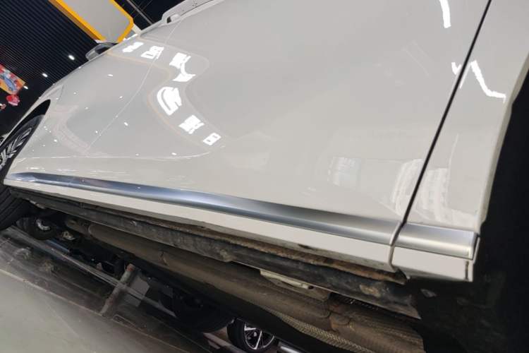 Used BYD Xia 2025 DM-i 1.5T 100km Leading Model Right Side Sill