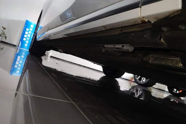 Used BYD Xia 2025 DM-i 1.5T 180km Excellence Model Right Side Sill