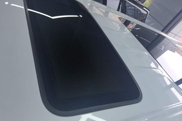 Used BYD Xia 2025 DM-i 1.5T 180km Excellence Model Roof