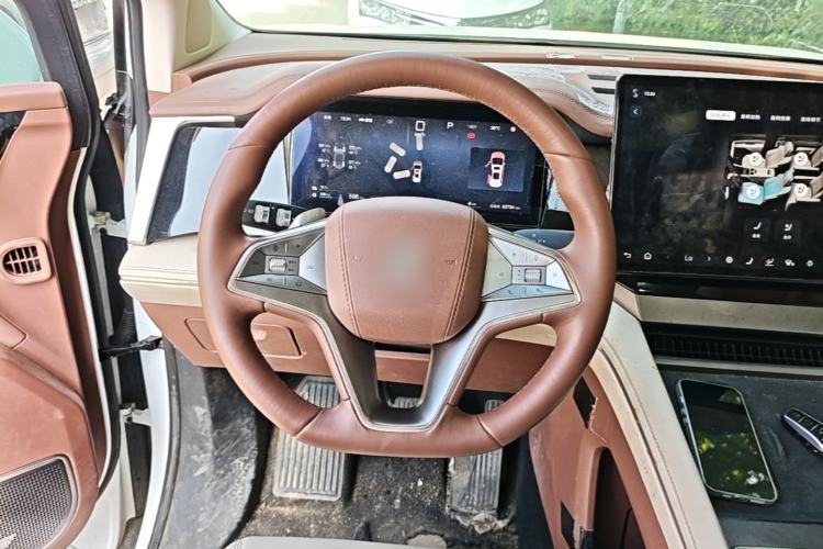 Used BYD Xia 2025 DM-i 1.5T 180km Excellence Model Steering Wheel