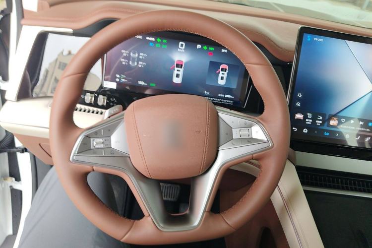 Used BYD Xia 2025 DM-i 1.5T 180km Excellence Model Steering Wheel