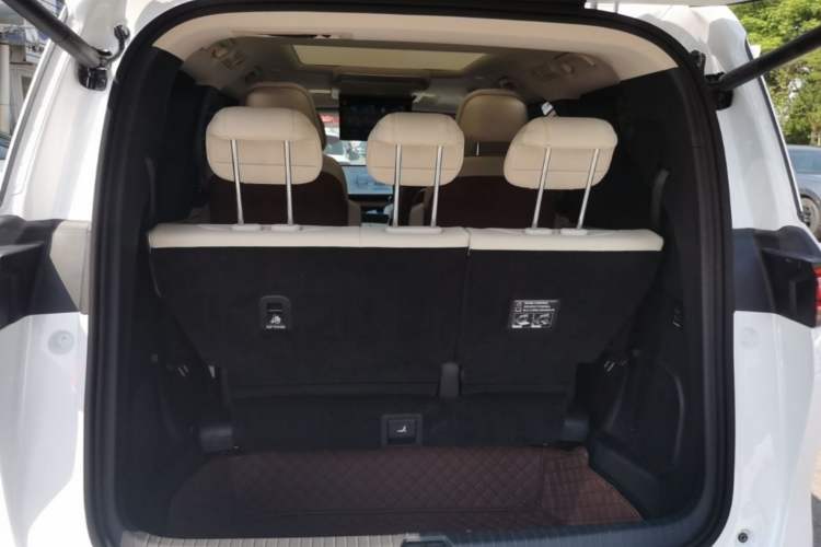 Used BYD Xia 2025 DM-i 1.5T 100km Supreme Edition Trunk
