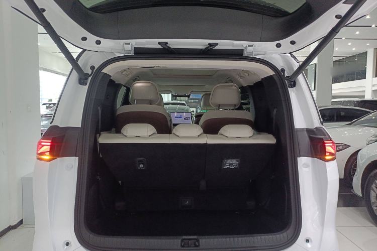 Used BYD Xia 2025 DM-i 1.5T 180km Beyond Edition Trunk