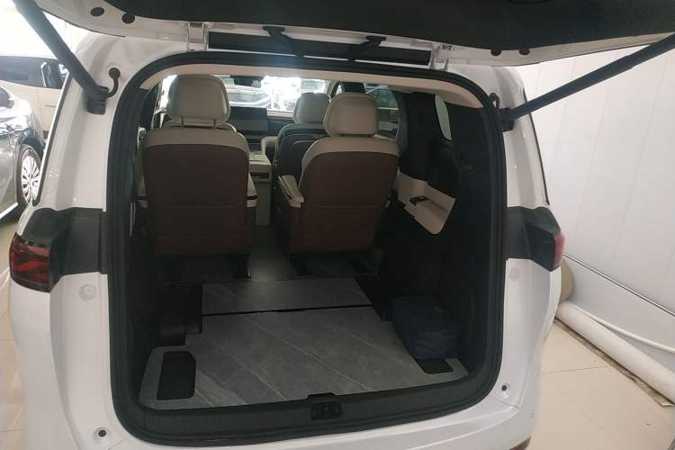 Used BYD Xia 2025 DM-i 1.5T 180km Excellence Model Trunk